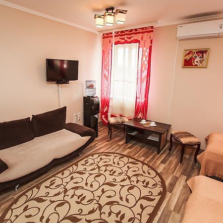 Slavyanskaya Hata Hotel Baranavichy Exterior foto