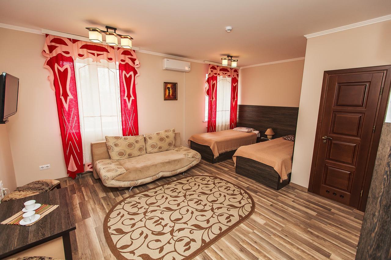 Slavyanskaya Hata Hotel Baranavichy Exterior foto